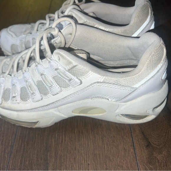 Puma Sneakers - Picture 2 of 3